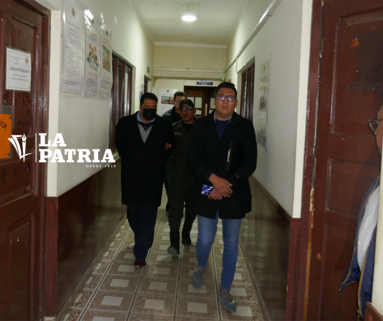 Oruro Aprehenden A Catedr Tico Por Acoso Sexual A Una Estudiante