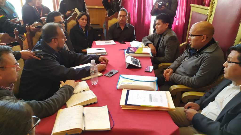 reunión autoridades alcaldía Oruro y OPS