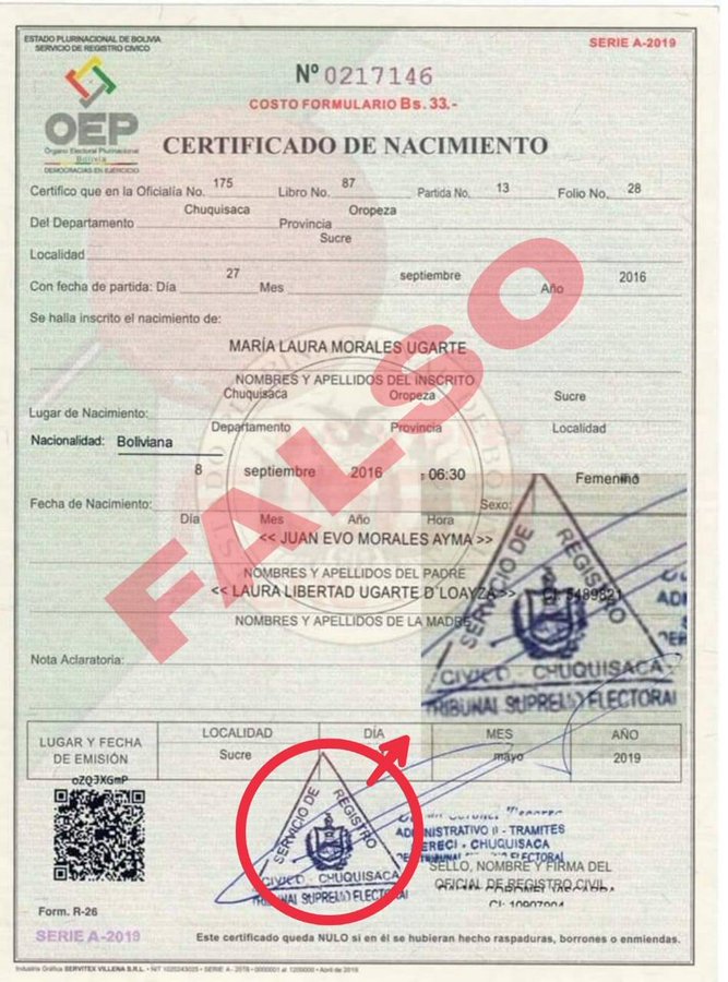 El certificado que muestra a Morales como padre. Foto: @JohnArandia