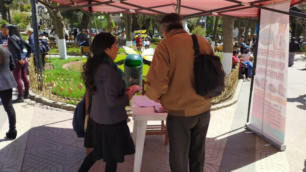 Punto de Información en la Plaza 10 de Febrero. Foto: LA PATRIA.