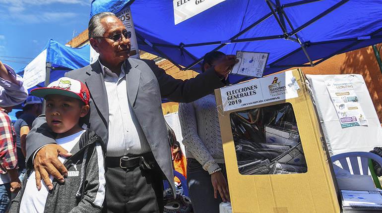 Víctor Hugo Cárdenas fue elegido para ser candidato a la presidencia por UCS. Foto: APG.