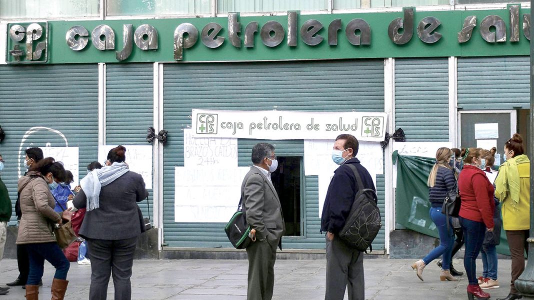 Polic a interviene paro de la Caja Petrolera de Santa Cruz