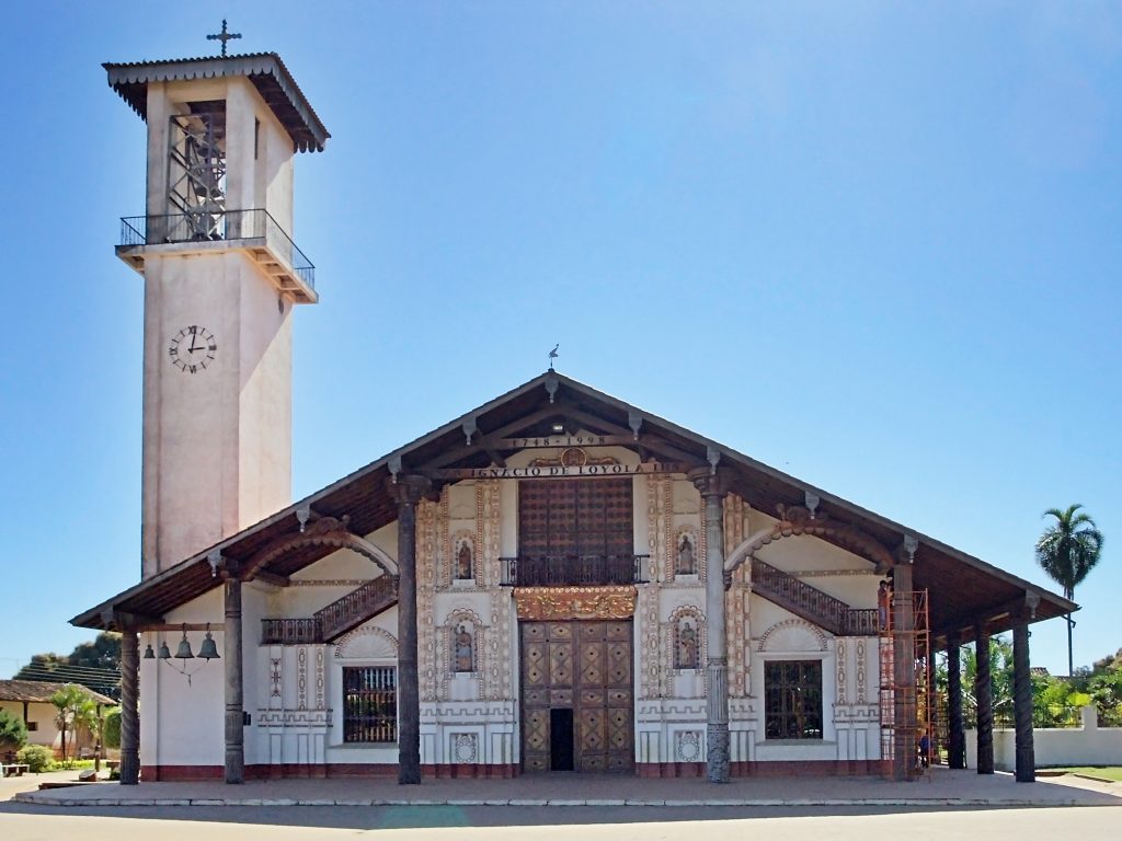 Gobierno decide expropiar terrenos de la Iglesia en San Ignacio de Velasco