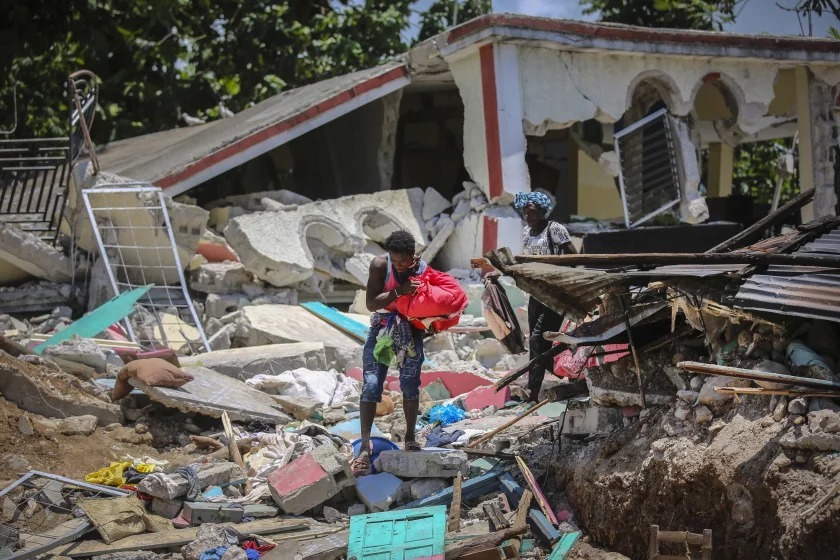 Terremoto en Haití deja 1.300 personas fallecidas, 5.700 heridos y varios desaparecidos