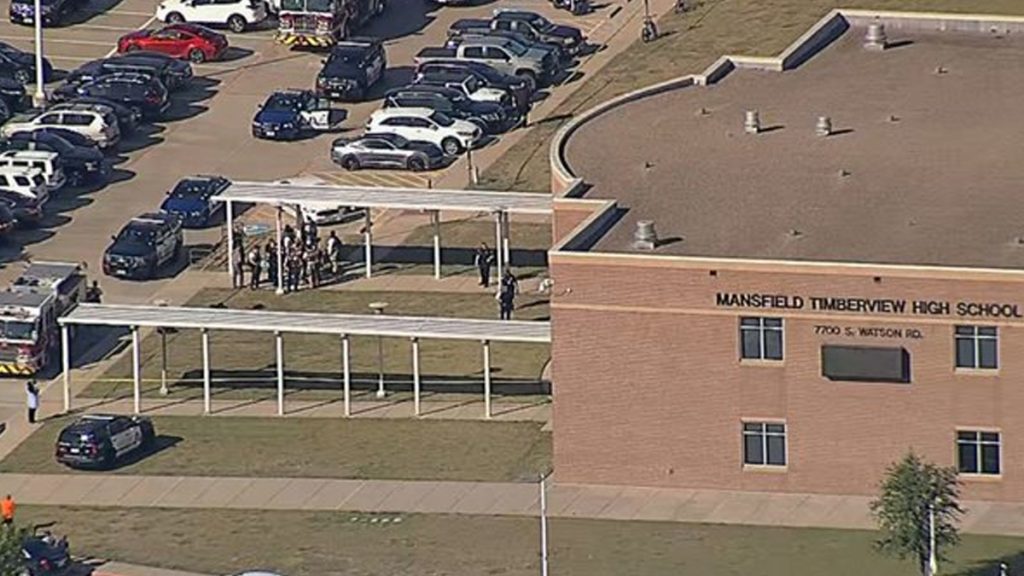 Reportan cuatro heridos luego de un tiroteo en una escuela secundaria de EE.UU.