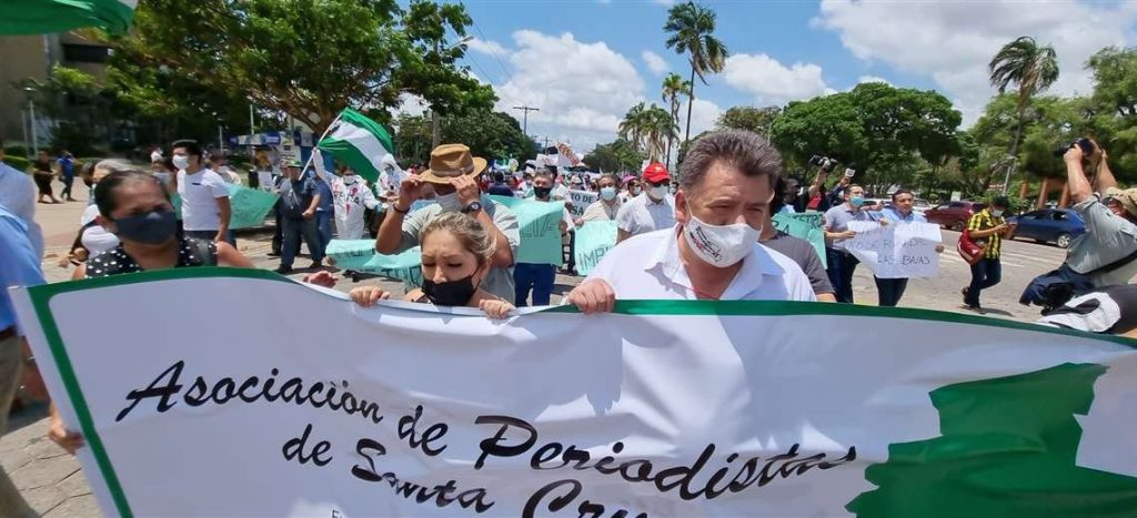 Prensa cruceña formaliza denuncia penal contra autores del secuestro en Guarayos