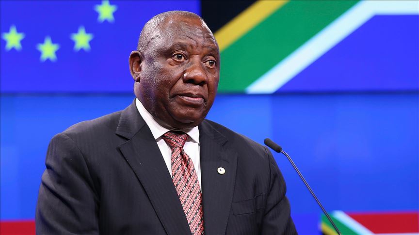 Presidente sudafricano califica restricciones de viajes como discriminación a su país