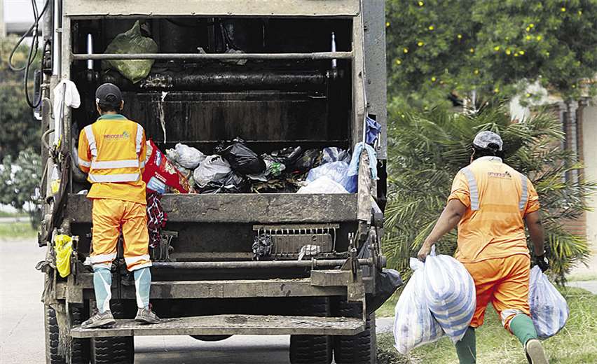 Detectan irregularidades en nuevos contratos de aseo urbano en Santa Cruz