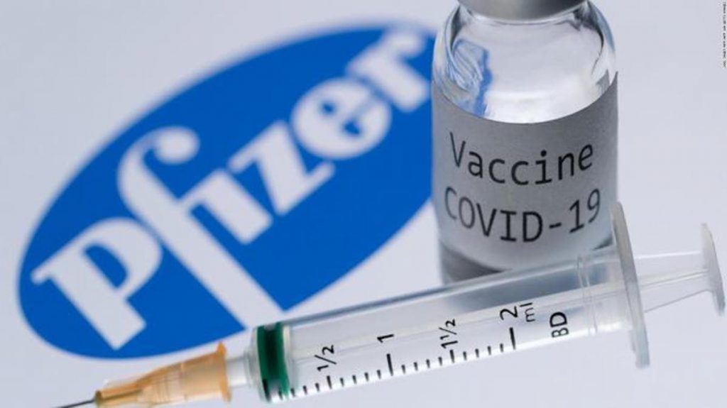 Pfizer inicia ensayos clínicos de una vacuna específica contra ómicron