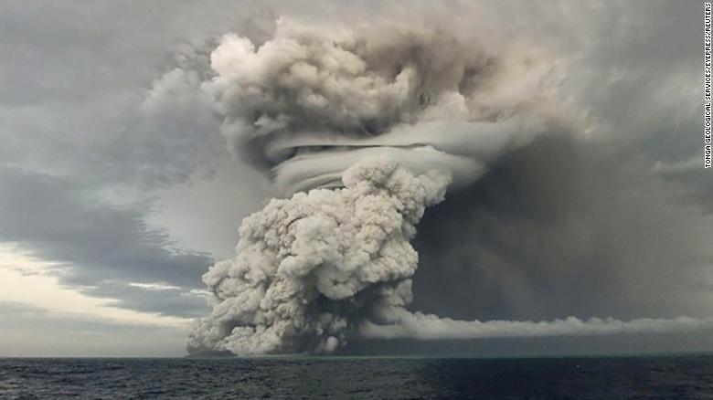 La erupción del volcán en Tonga, una de las más violentas registradas del planeta en 30 años