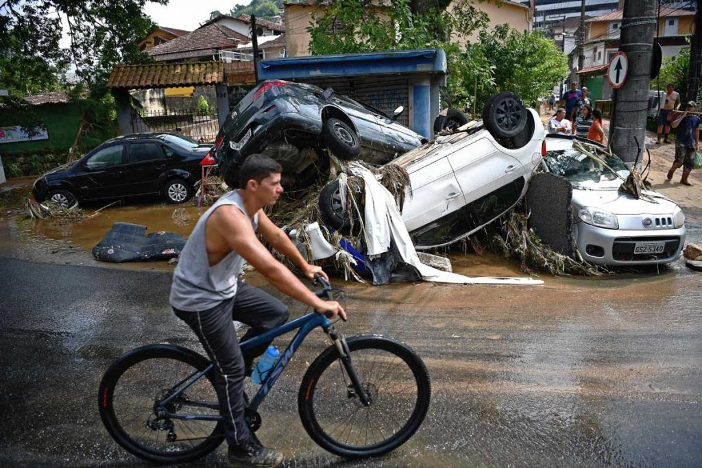 Asciende a 104 el número de muertes por lluvias torrenciales en Brasil