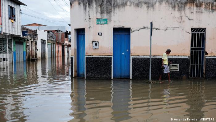 En Brasil reportan 18 muertos por temporal en una región serrana