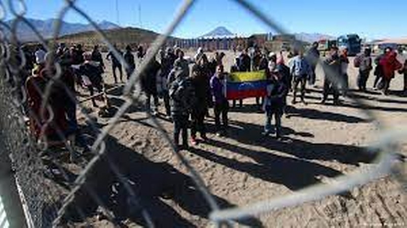 Chile cierra fronteras ante migrantes venezolanos en busca de una vida mejor