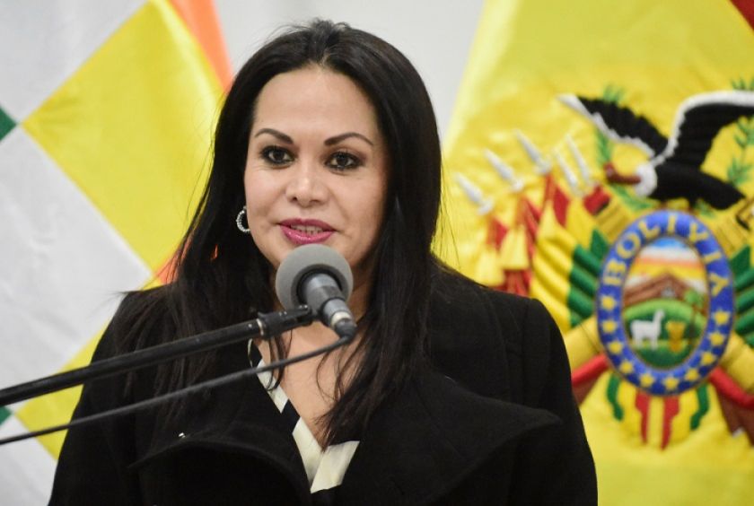 Roxana Lizárraga denuncia violación a sus derechos y arremete contra fiscales