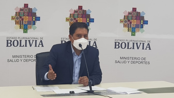Ministro de Salud rechaza propuesta de Arias de no usar barbijo