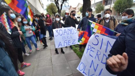 Protestas durante el juicio contra Áñez