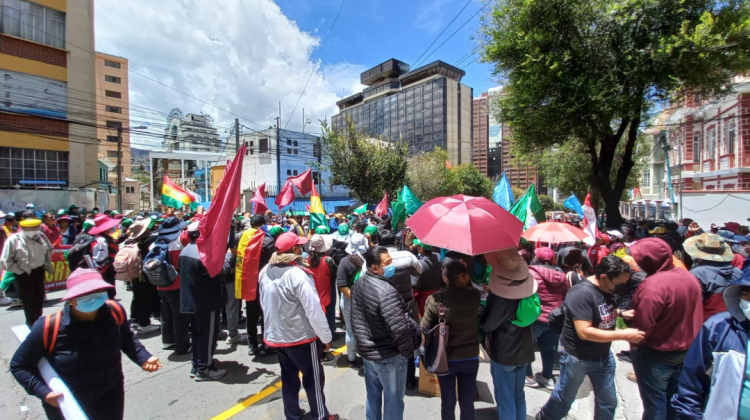 Maestros urbanos anuncian nuevas medidas de presión