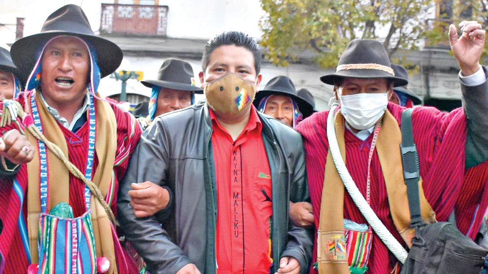 Gobernador de La Paz advierte con bloqueos por conflicto de límites con Oruro, tras dejar detención domiciliaria