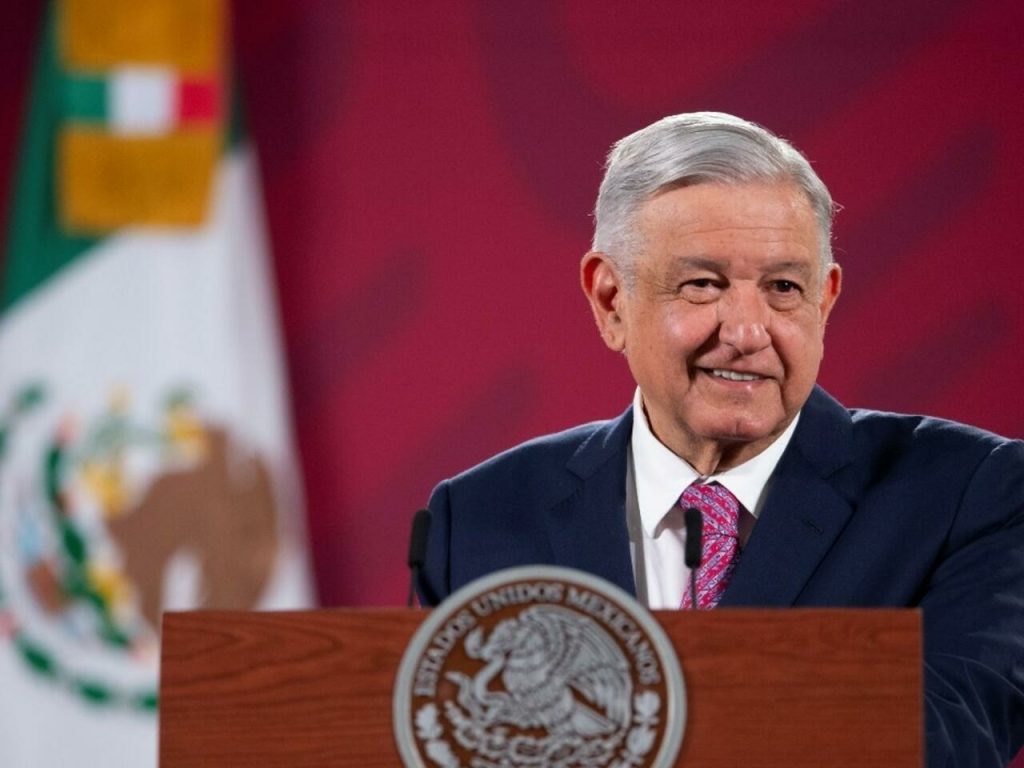 Presidente de México promueve consulta sobre su mandato