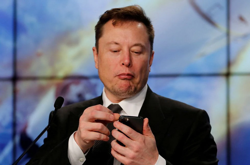 Elon Musk vende más acciones de Tesla de lo previsto tras la compra de Twitter