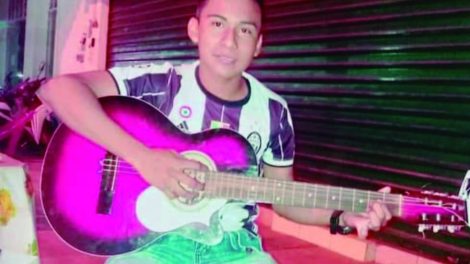 Joven muere tras ser golpeado por su pareja