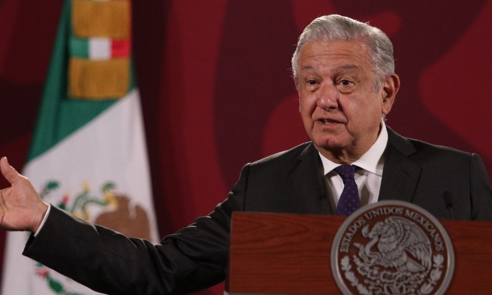 Presidente de México acusa al INE de hacer "trampa"