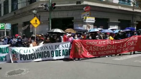 Trabajadores de la CNS cumplen segundo día de paro