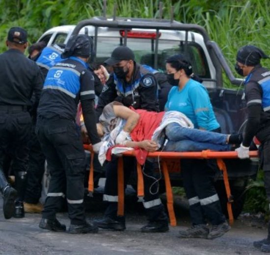 Al menos dos muertos y cinco heridos tras un motín en una cárcel de Ecuador