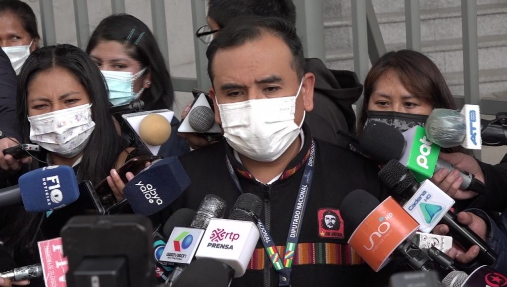 Diputado Rojas del MAS pide renuncia de Aguilera y Del Castillo por no tener el control de la Policía