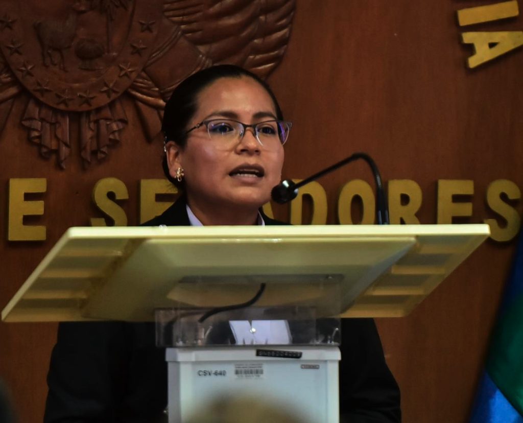 Cossío es elegida como candidata a Defensoría del Pueblo por CC