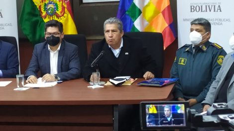 Anuncian operativos para decomisar autos chutos