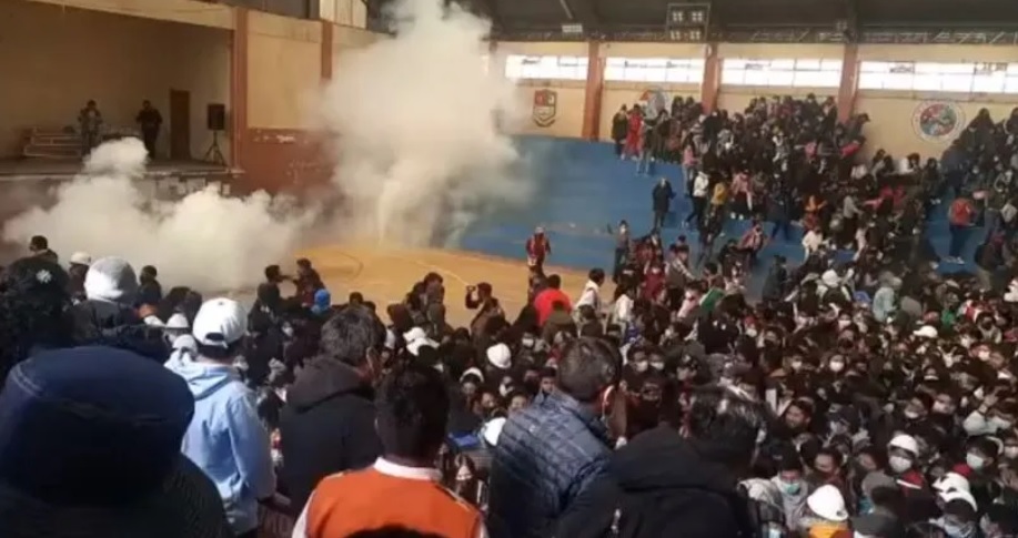 Acusados por la tragedia universitaria en Potosí afirman haber comprado granada de gas de dos policías