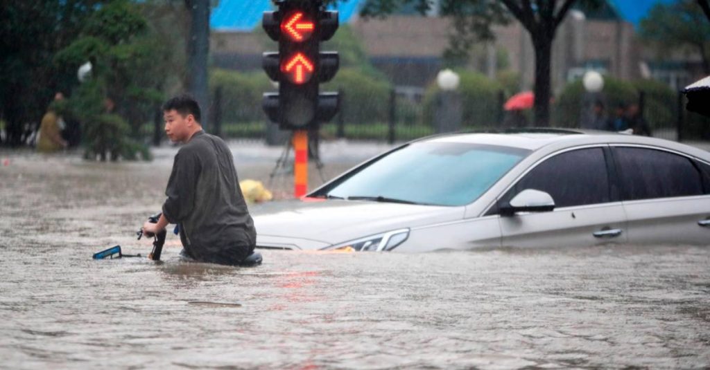 Al menos diez personas mueren y más de 200 mil quedaron desplazadas por fuertes lluvias en China