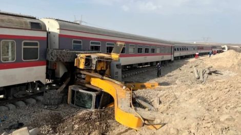 Tren se descarrila en Irán