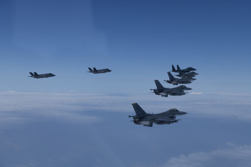 EE.UU. y Corea del Sur realizan ejercicios con 20 cazas como respuesta a Corea del Norte