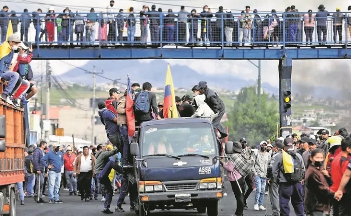 Gobierno de Ecuador observa serio riesgo de la democracia tras protestas