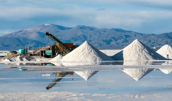 Tres multinacionales de Rusia, China y EE.UU. pugnan por la explotación del litio en Bolivia