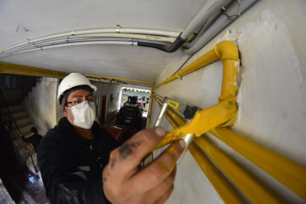 En lo que va del 2022, YPFB instaló 2.000 conexiones de gas domiciliario en Oruro de las 3.500 previstas