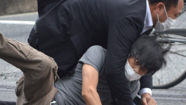 Policía japonesa admite fallas en seguridad de Abe