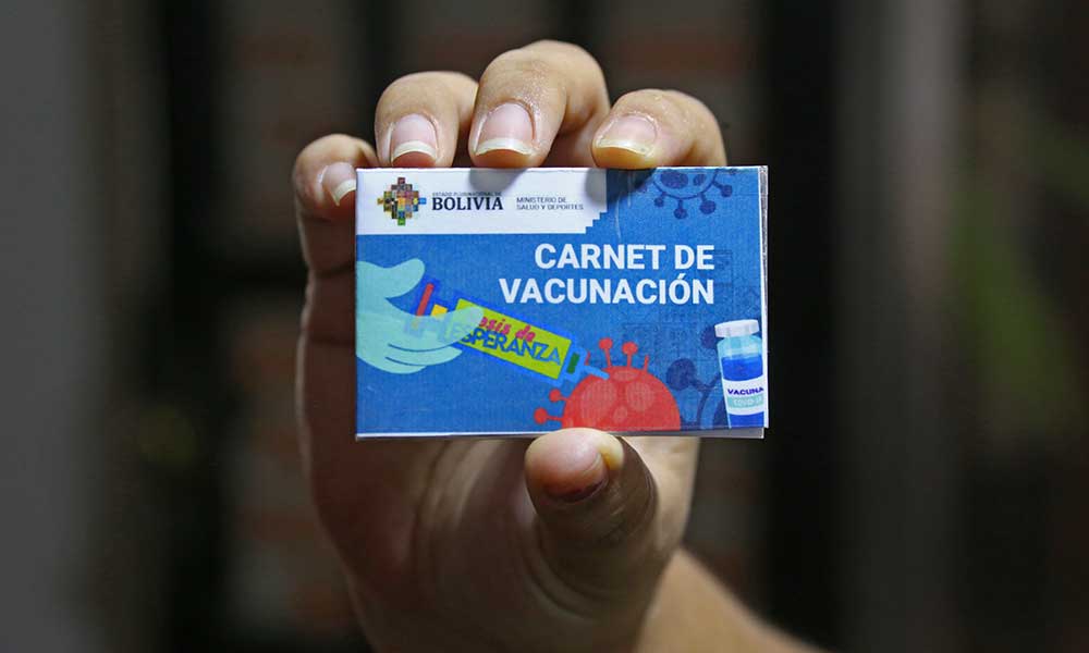 Arias pide exigir de nuevo carnet de vacunación