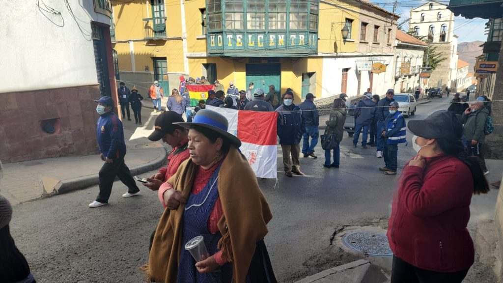 Contundente paro cívico en Potosí