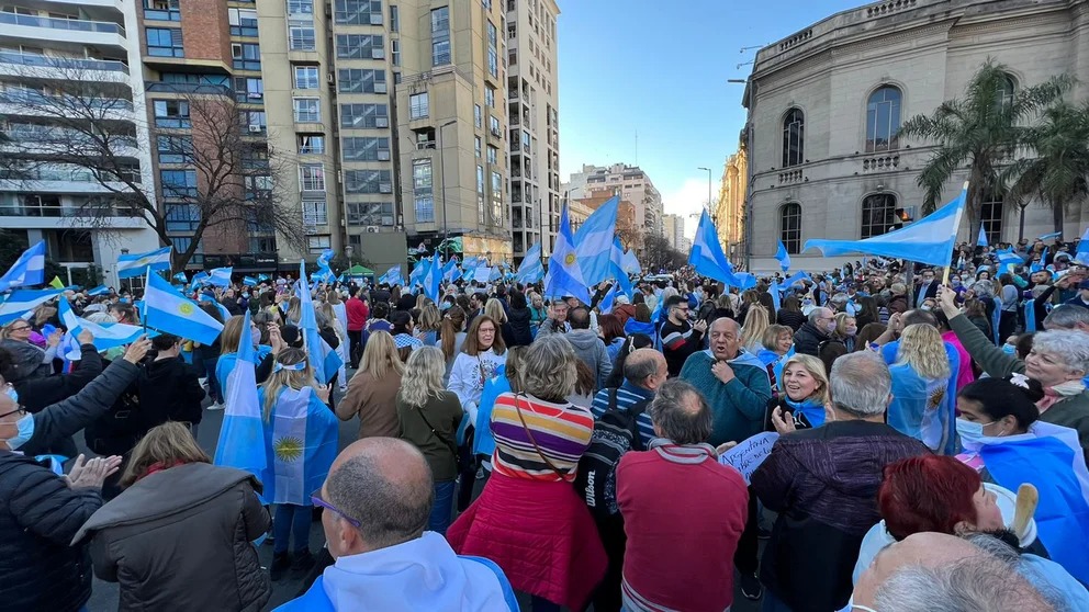 Multitudinarias marchas en Argentina
