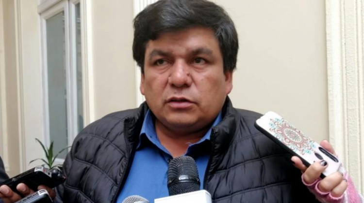 El diputado Gualberto Arispe califica de traidor a Omar Aguilar por negociar con Arturo Murillo