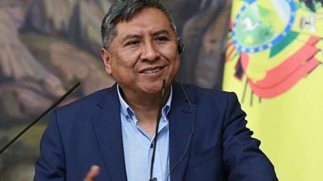 Gobierno compara a Bolivia con Suiza por su estabilidad económica