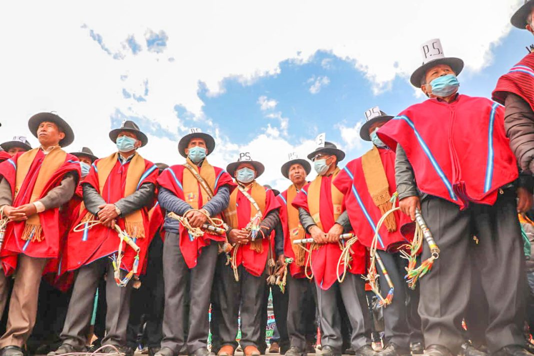 ponchos rojos exigen obras