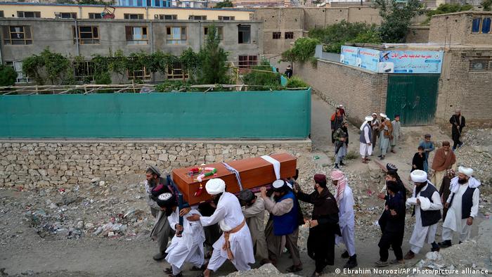 Al menos 21 muertos debido a una explosión en una mezquita de Kabul