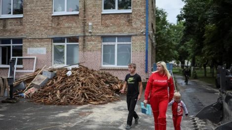 Construyen refugios anti bombas en escuelas de Ucrania