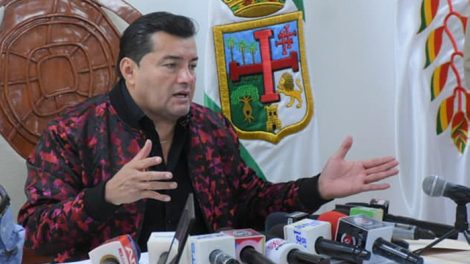 Fernández sí invitará al Presidente a la efemérides departamental e