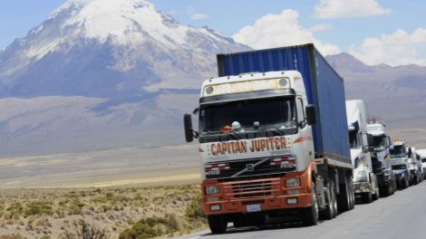 Transporte pesado internacional pide autorización para portar armas de fuego debido a robos que sufren