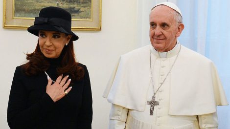 Papa Francisco pide armonía social en Argentina luego del incidente de Cristina Fernández